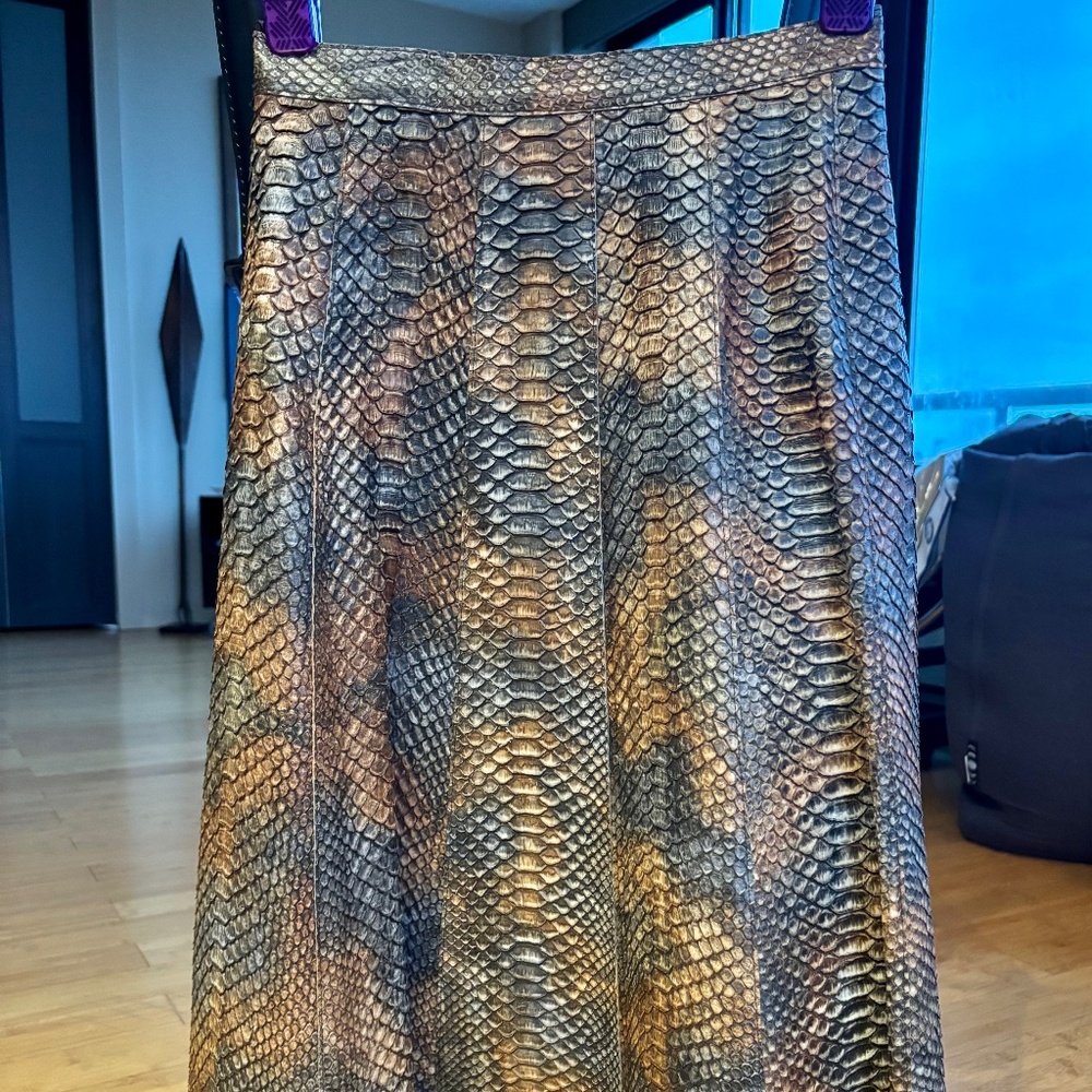 Prada Python A line skirt in size 42 Euro or 6US - Picture 3 of 7